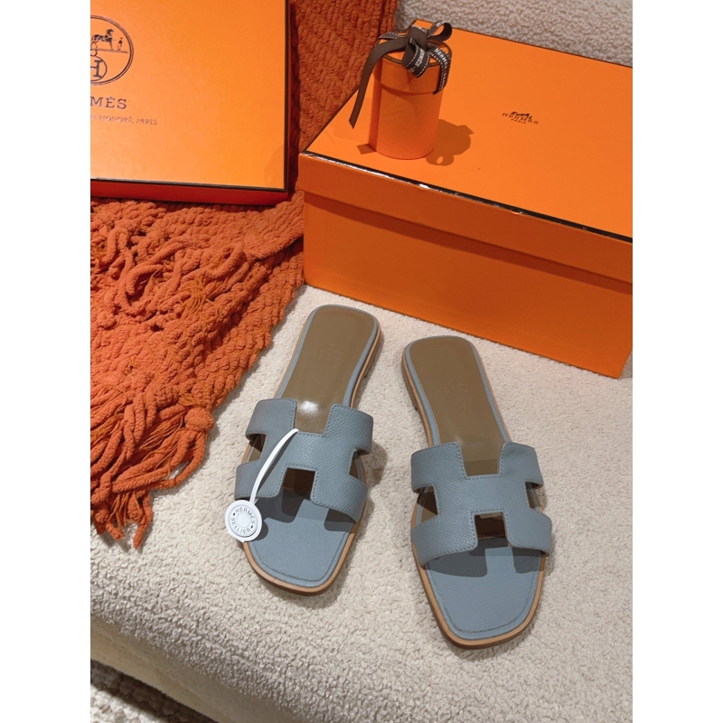 H**mes slippers
